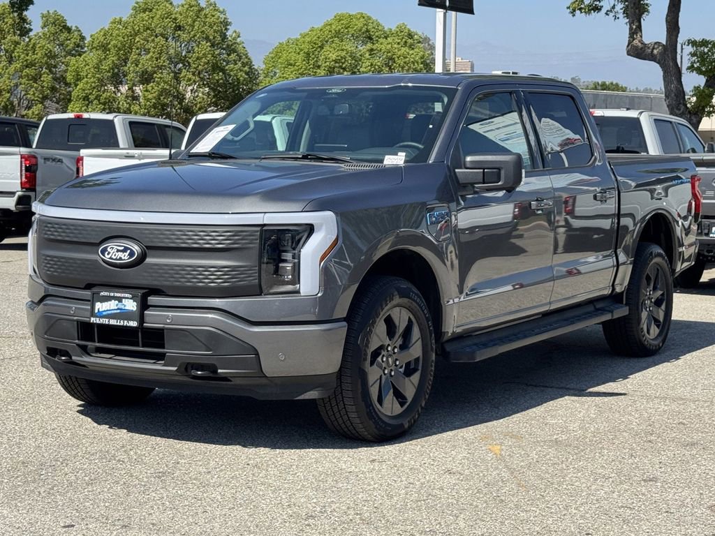 Used 2025 Ford F150 Lightning Flash AWD/4WD image 3