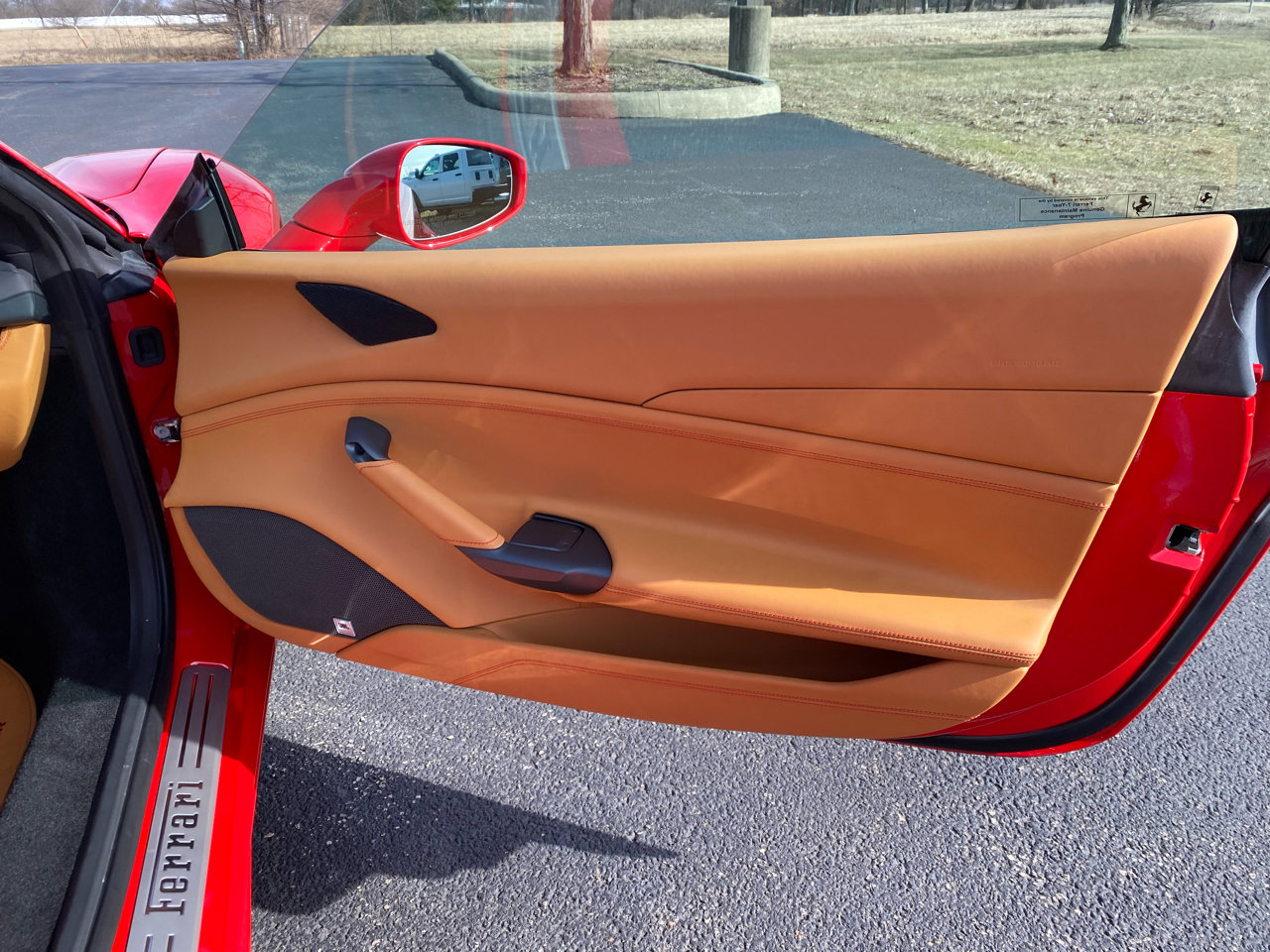 Used 2018 Ferrari 488 Spider image 31