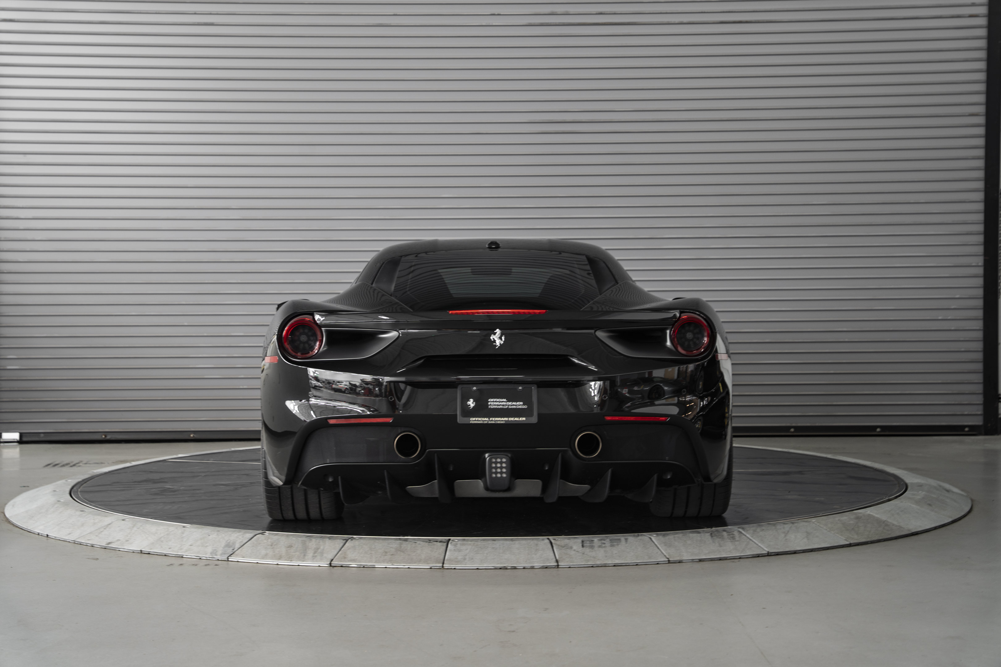 Used 2016 Ferrari 488 GTB RWD image 4