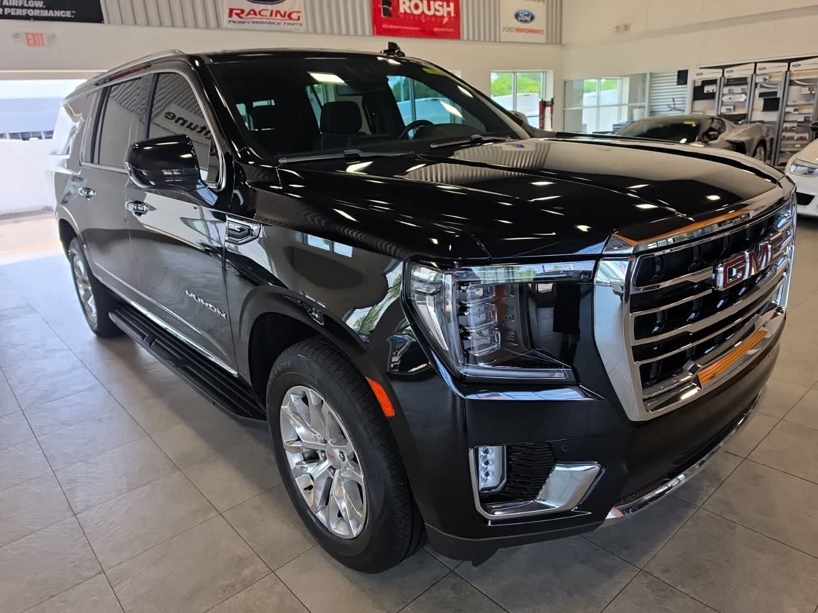 Used 2023 GMC Yukon XL SLT AWD/4WD image 5