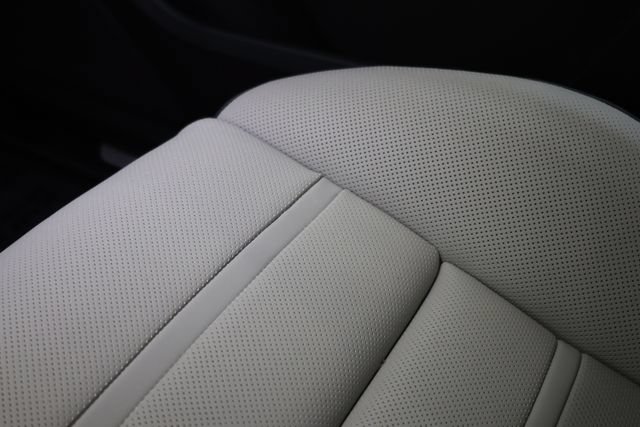 Used 2026 Porsche Cayenne AWD/4WD image 62