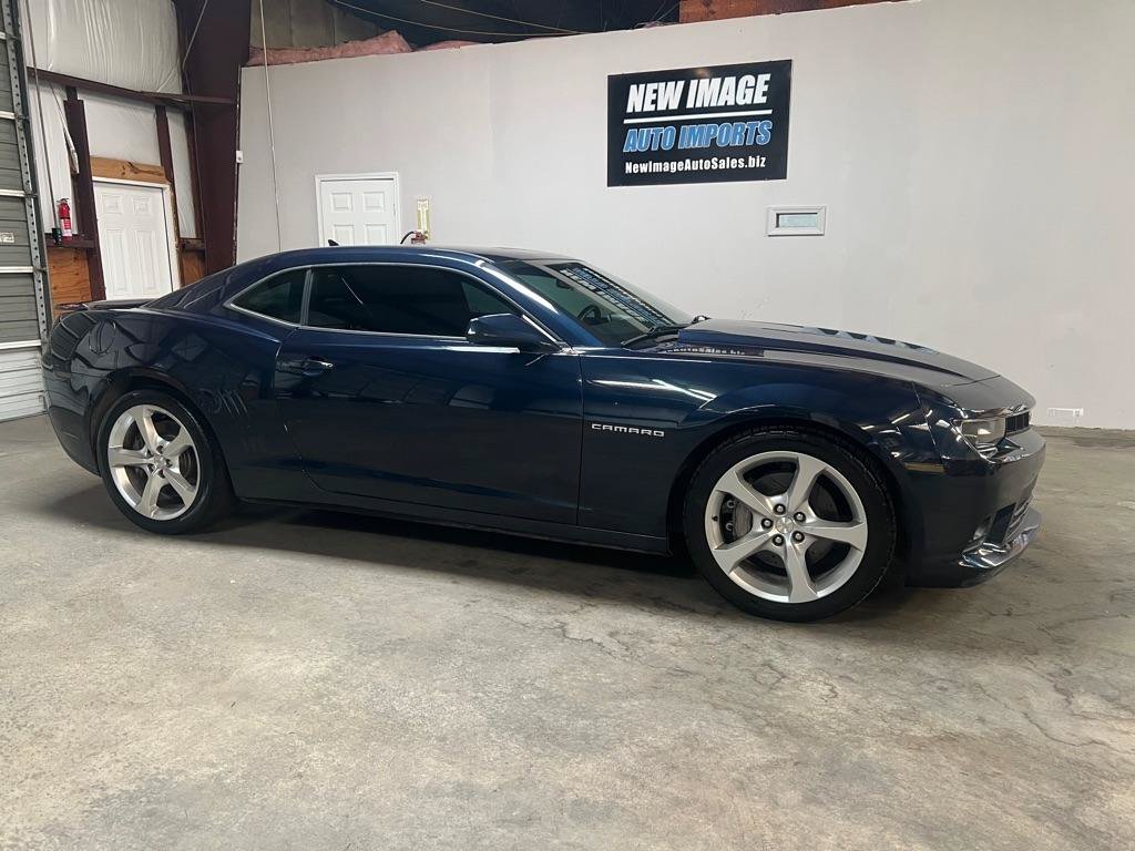 Used 2015 Chevrolet Camaro SS w/ RS Package RWD image 3
