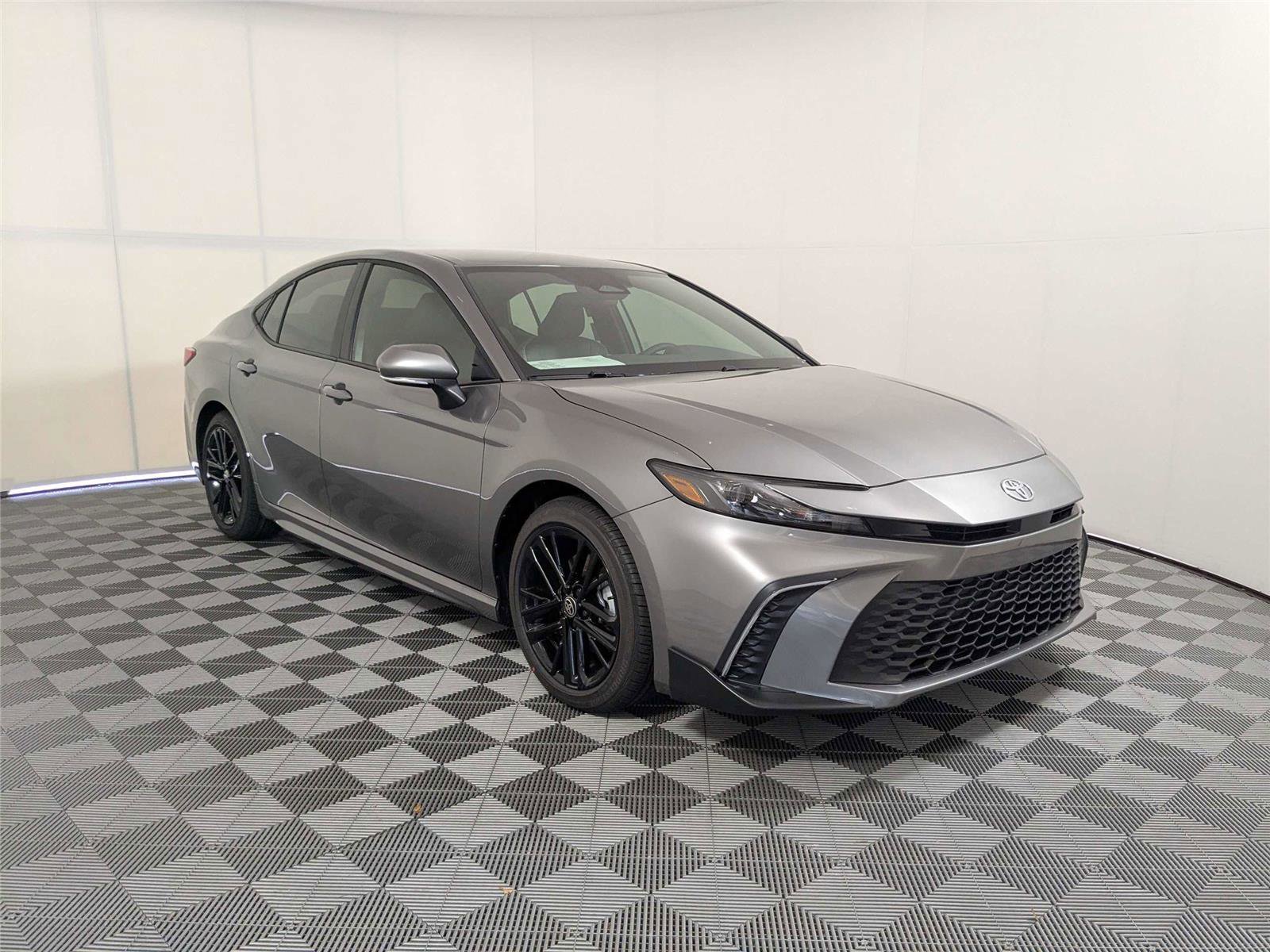 New 2026 Toyota Camry SE FWD image 3