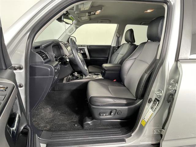 Used 2022 Toyota 4Runner SR5 Premium image 10