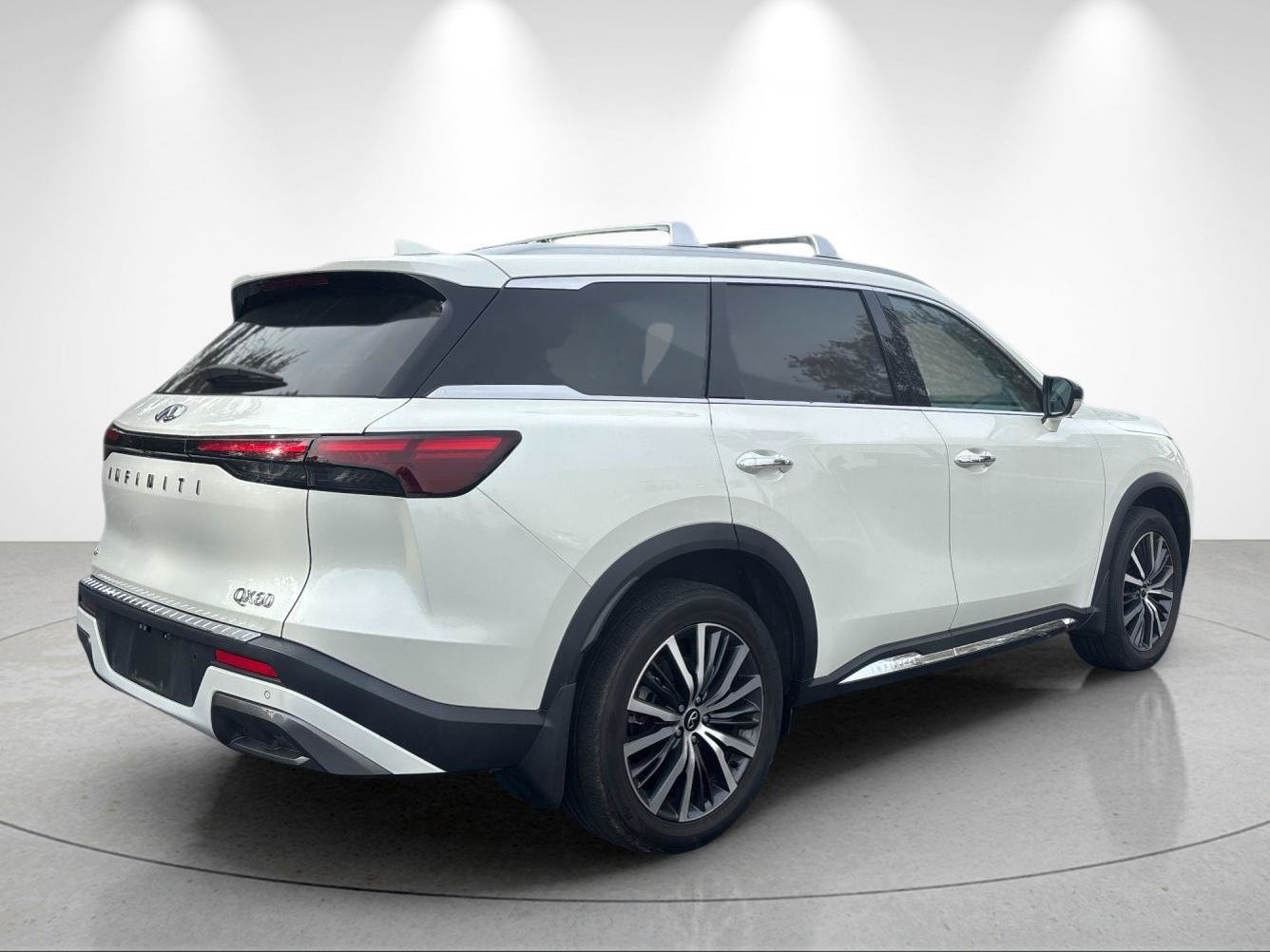 Used 2023 INFINITI QX60 Sensory w/ Cargo Package AWD/4WD image 5