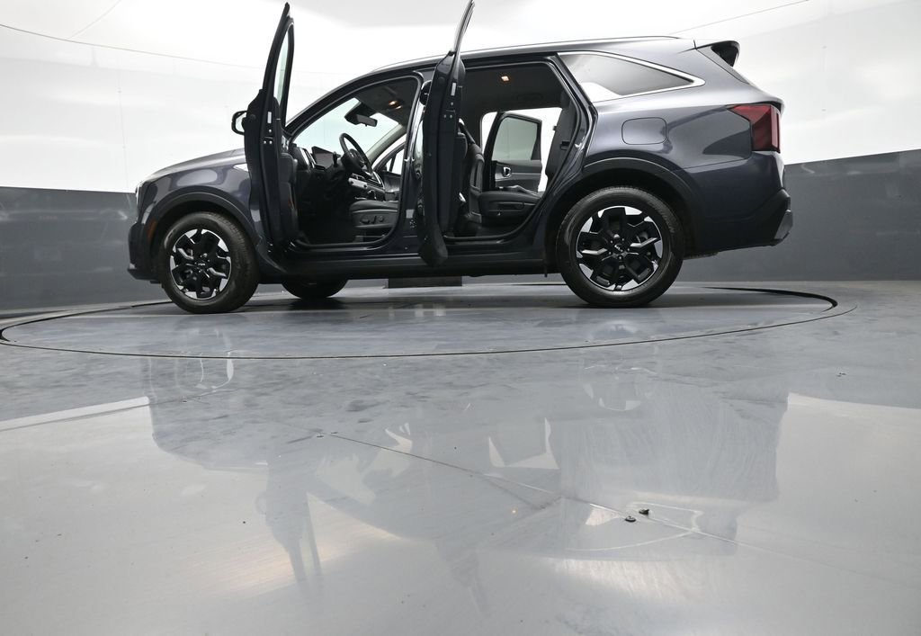 Used 2025 Kia Sorento S FWD image 48