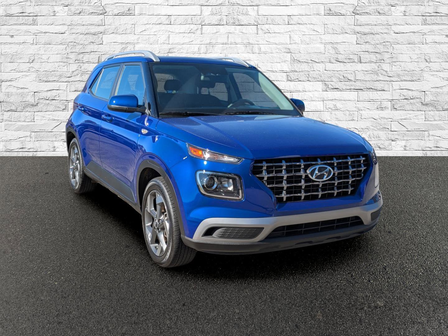 Used 2025 Hyundai Venue SEL FWD image 6