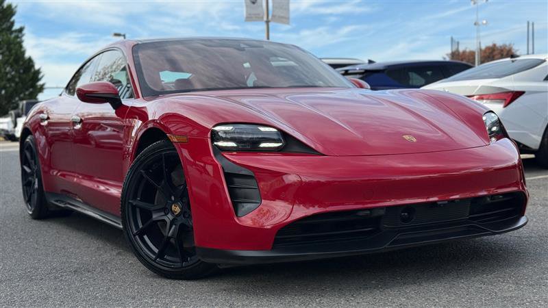 Used 2022 Porsche Taycan GTS image 9