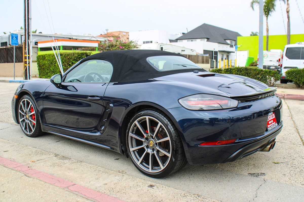Used 2018 Porsche 718 Boxster S RWD image 13