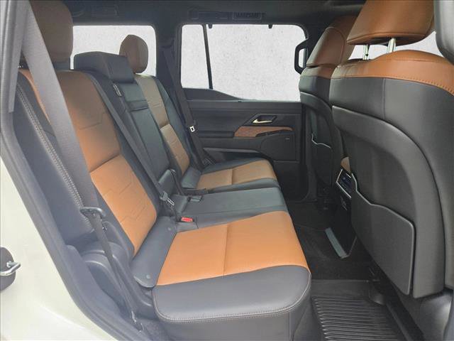 Used 2024 Lexus GX 550 w/ Accessory Package (Z1) AWD/4WD image 21
