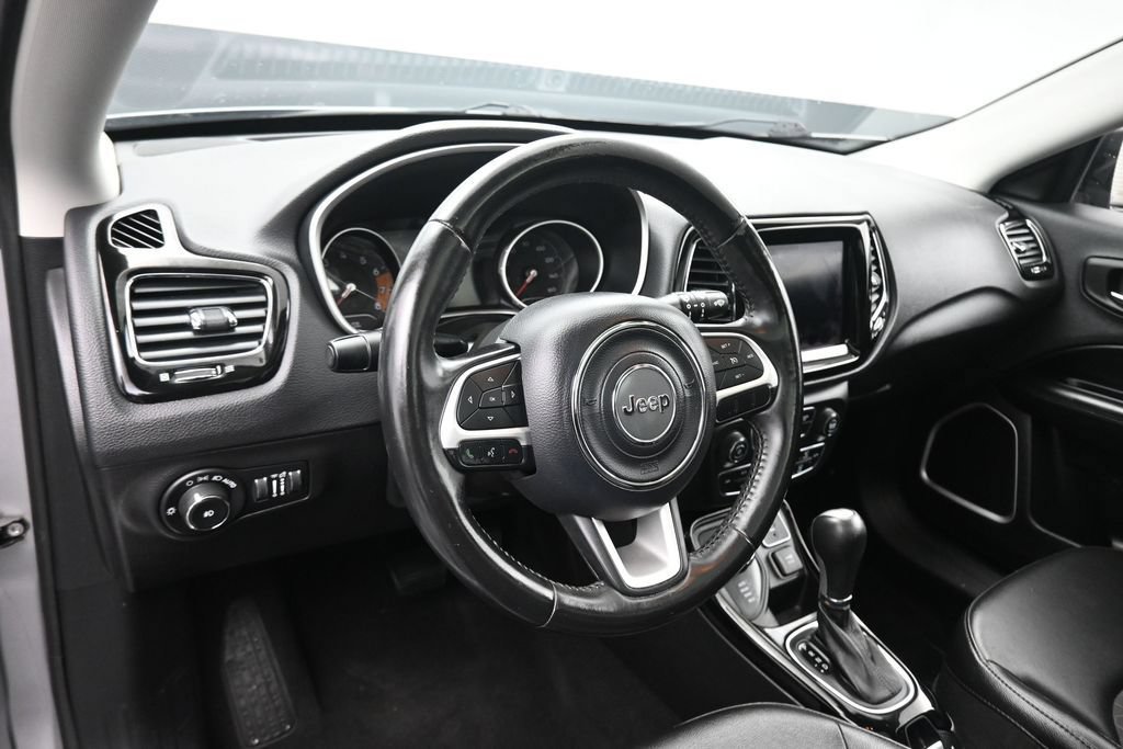 Used 2019 Jeep Compass Latitude AWD/4WD image 13