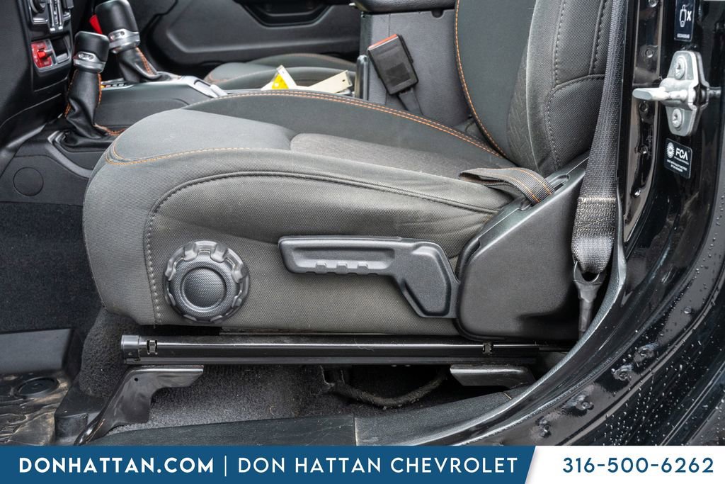 Used 2021 Jeep Gladiator Mojave w/ Cold Weather Group image 21