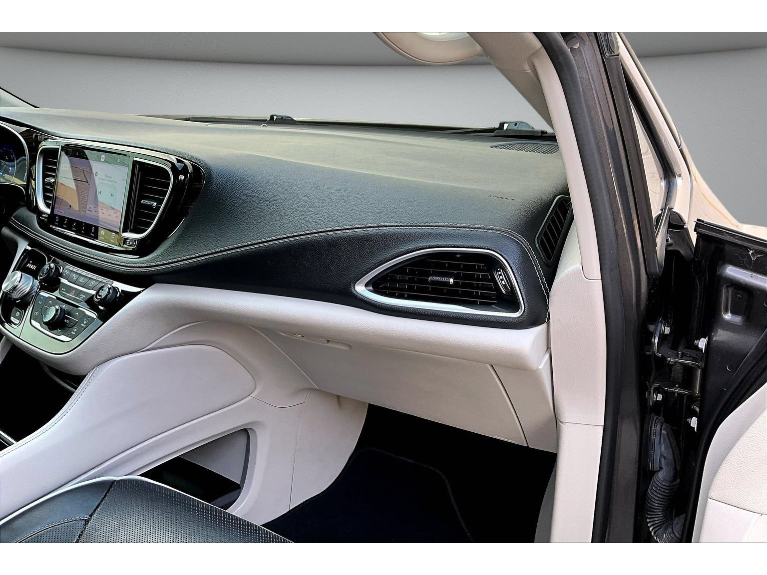 Used 2022 Chrysler Pacifica Limited FWD image 50
