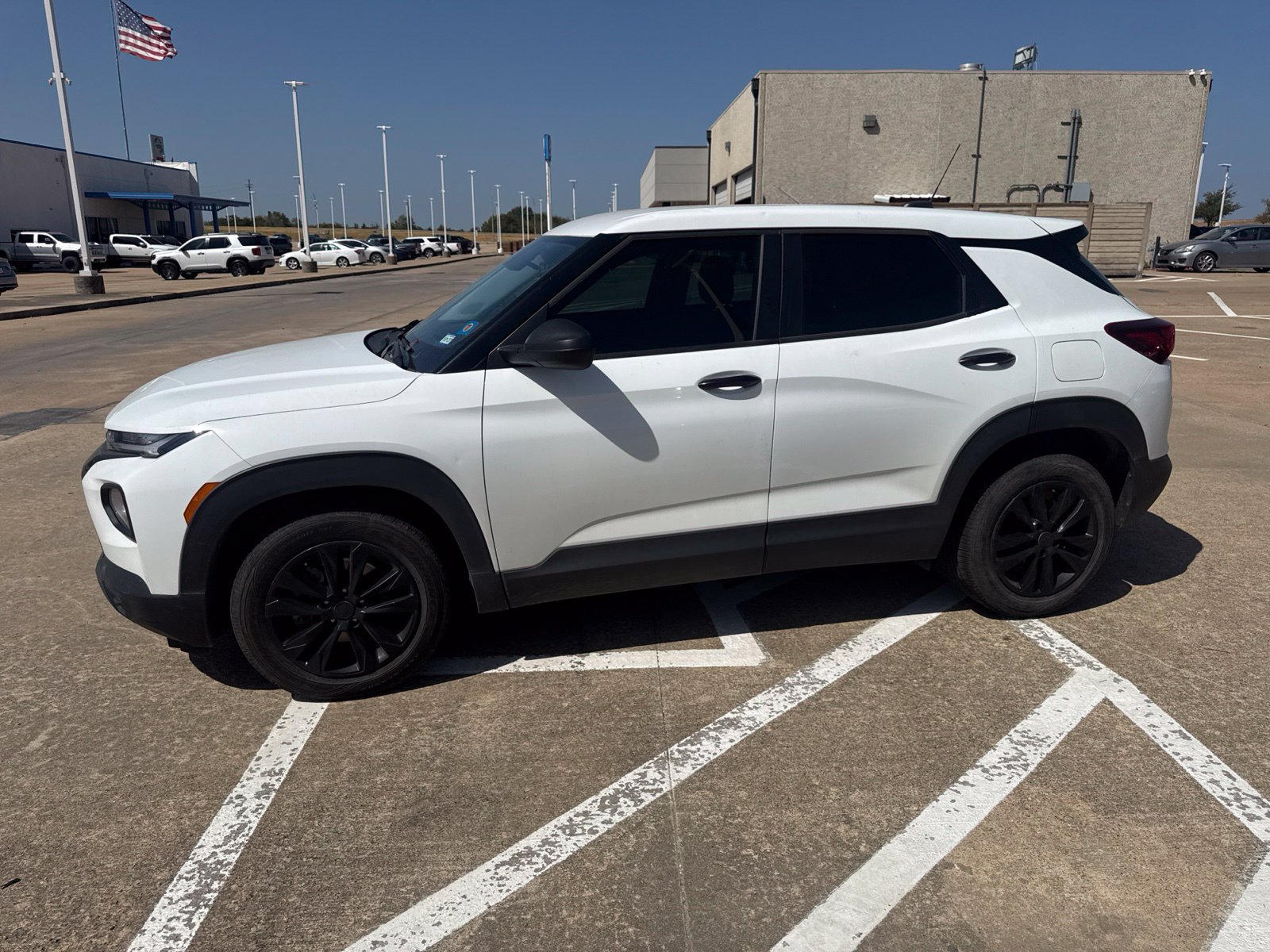 Used 2023 Chevrolet TrailBlazer LS FWD image 3