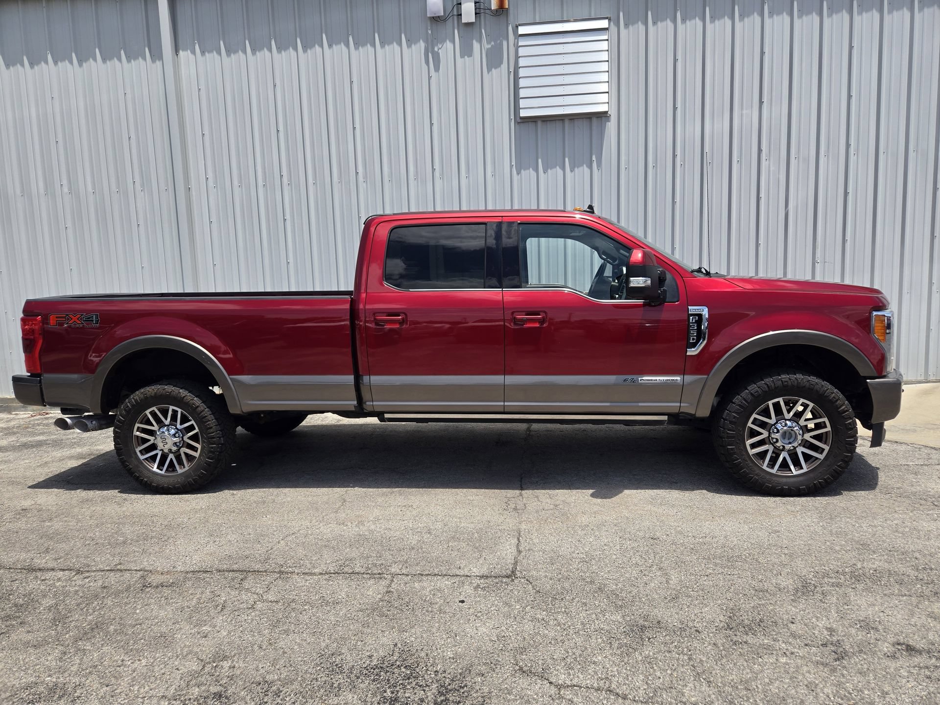 Used 2019 Ford F350 King Ranch w/ King Ranch Ultimate Package AWD/4WD image 3