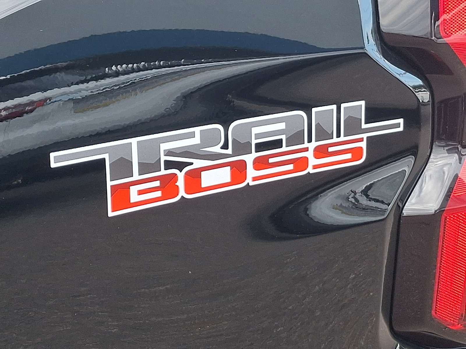 Used 2024 Chevrolet Colorado Trail Boss w/ Advanced Trailering Package AWD/4WD image 31
