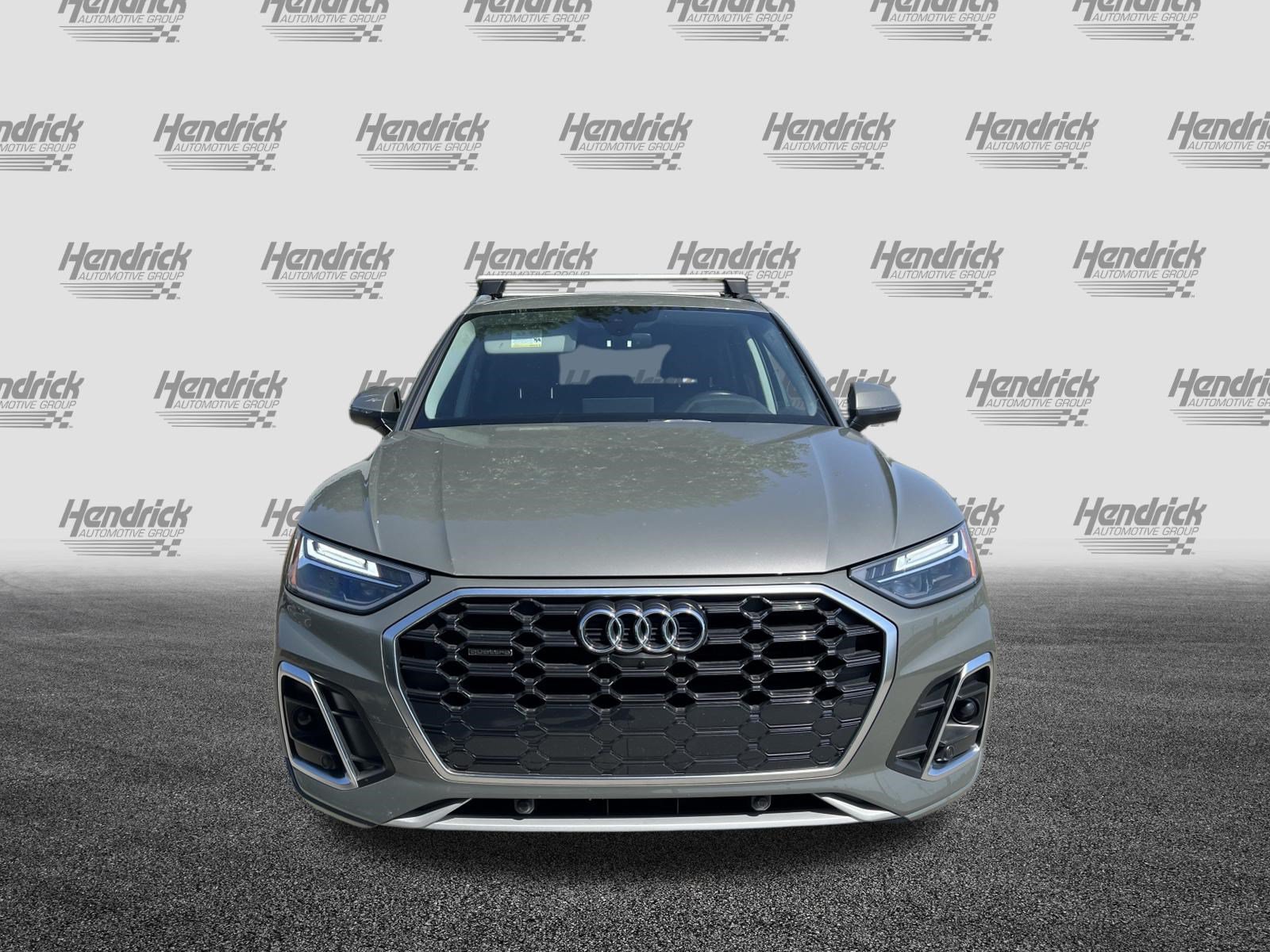 Used 2023 Audi Q5 2.0T Premium Plus w/ Premium Plus Package AWD/4WD image 3