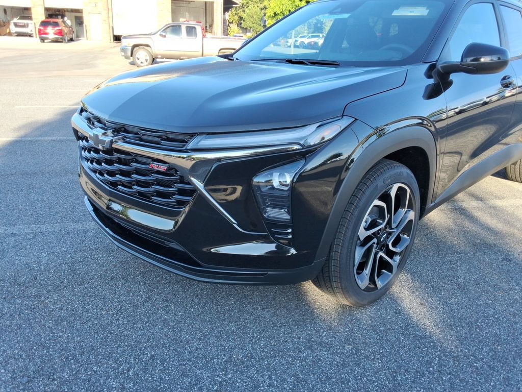 New 2026 Chevrolet Trax RS w/ Sunroof Package FWD image 9