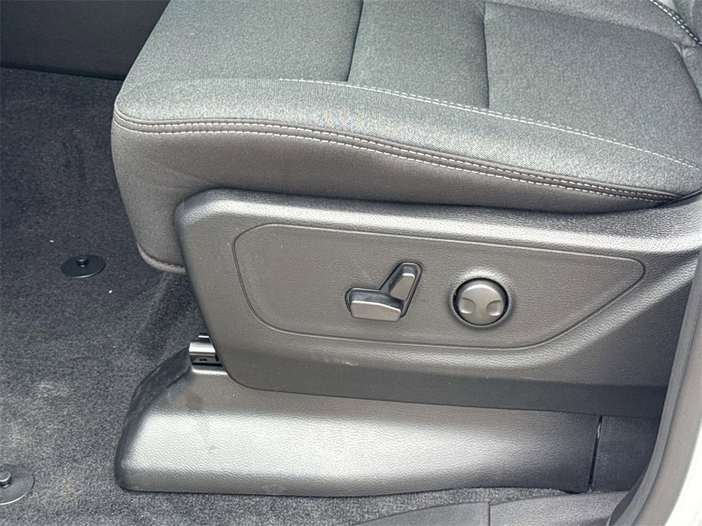 New 2026 RAM 1500 4x4 Crew Cab image 13