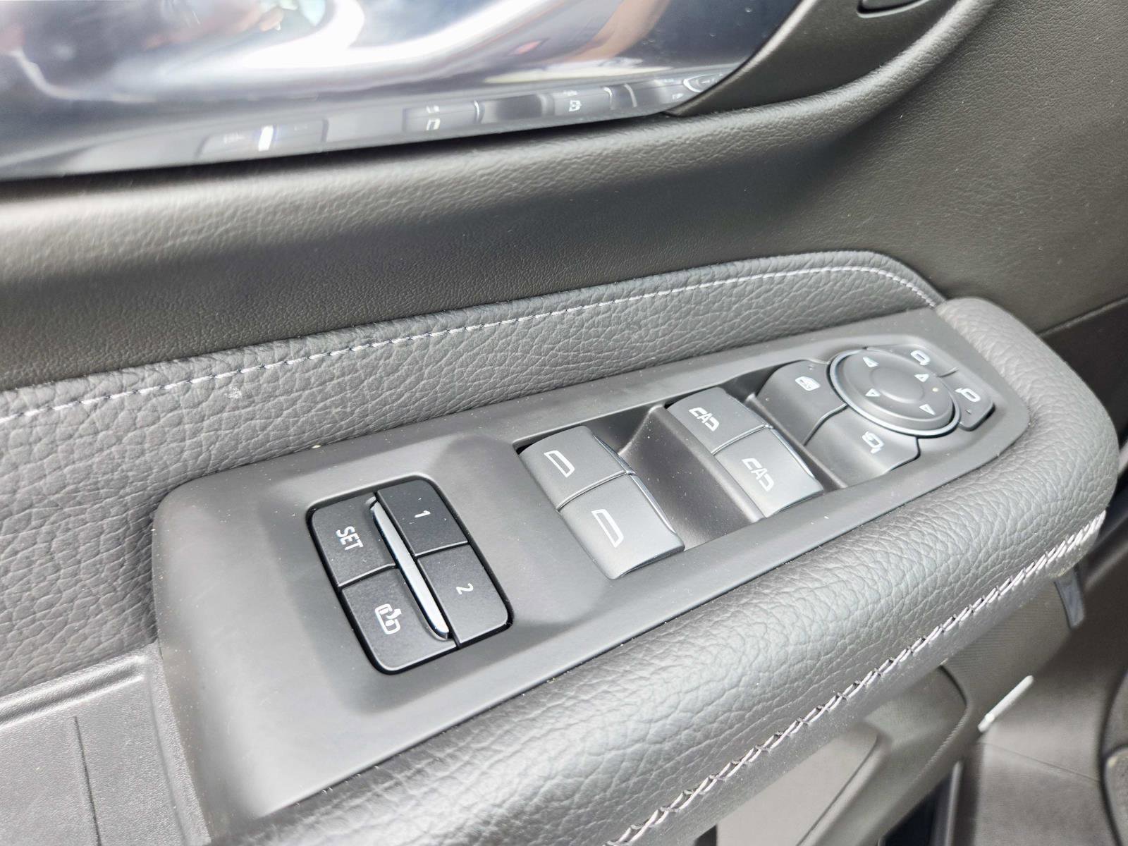 Used 2023 GMC Yukon XL Denali w/ Denali Reserve Package image 42