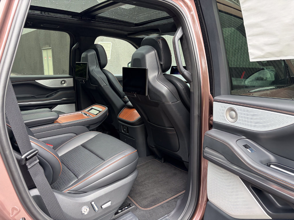 New 2027 Lincoln Navigator Black Label AWD/4WD image 34