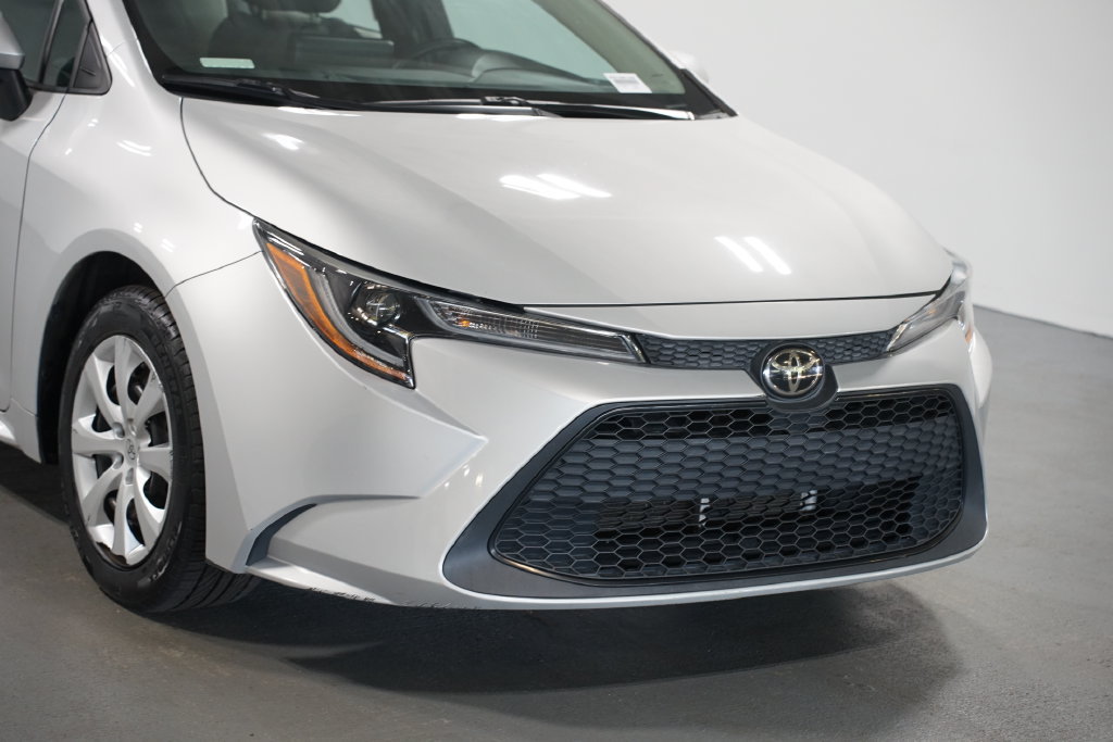 Certified 2022 Toyota Corolla LE FWD image 4