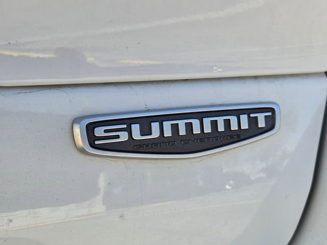 Certified 2022 Jeep Grand Cherokee Summit w/ Luxury Tech Group V image 13