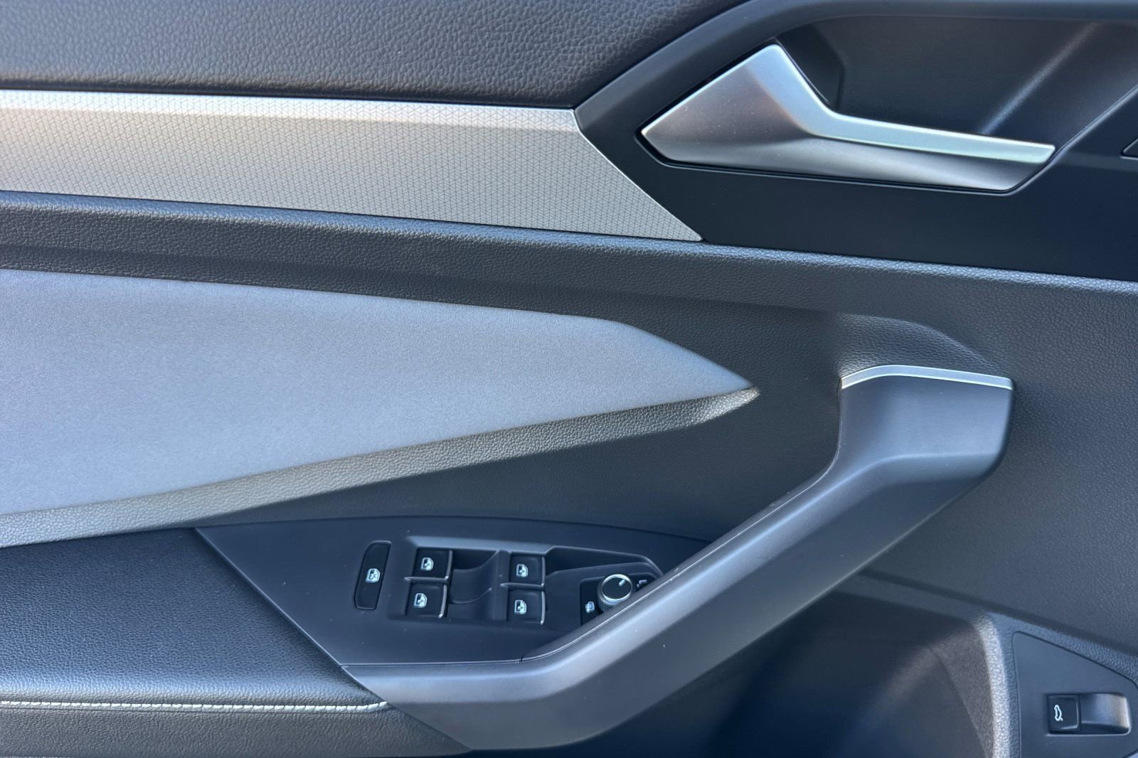 New 2026 Volkswagen Jetta SE FWD image 9