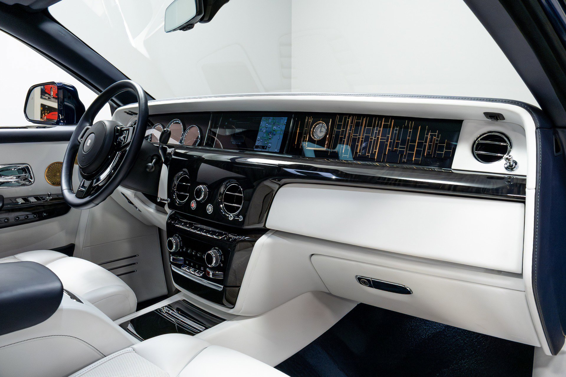 Used 2021 Rolls-Royce Phantom Sedan RWD image 31