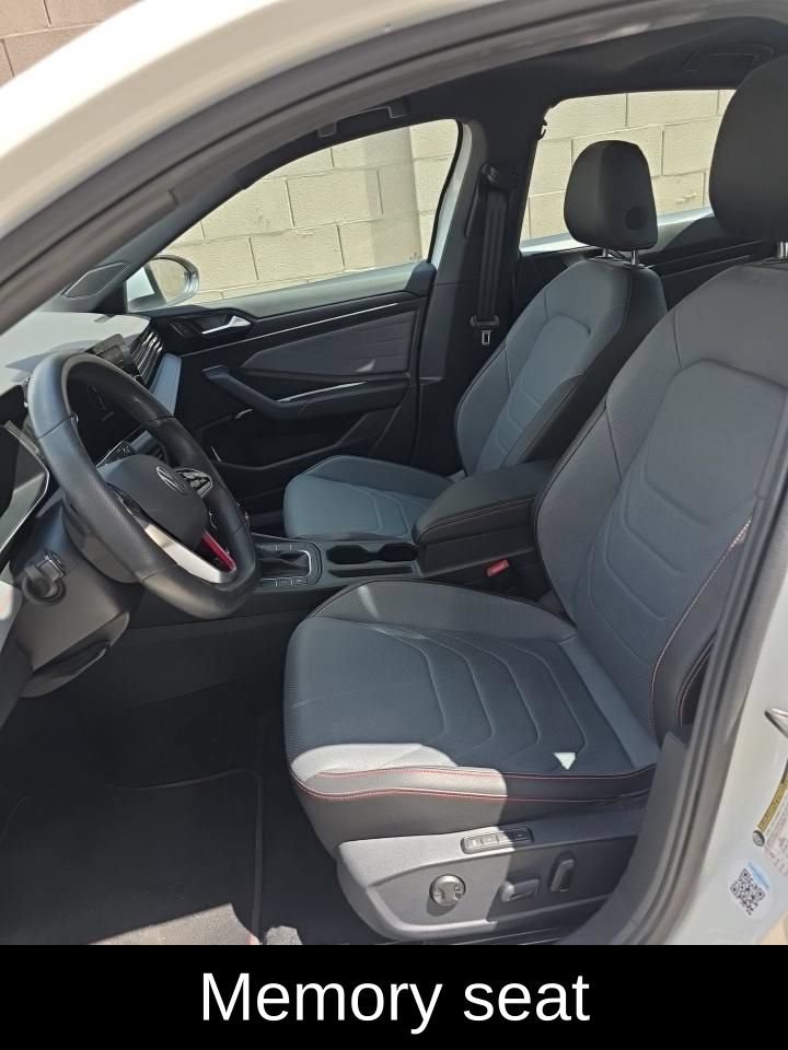 Used 2025 Volkswagen Jetta GLI Autobahn FWD image 4