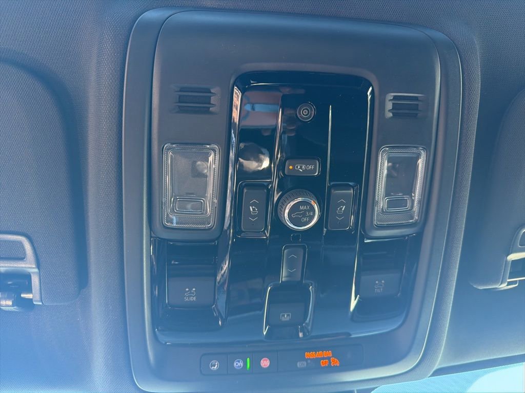 New 2026 Chevrolet Suburban Premier image 17