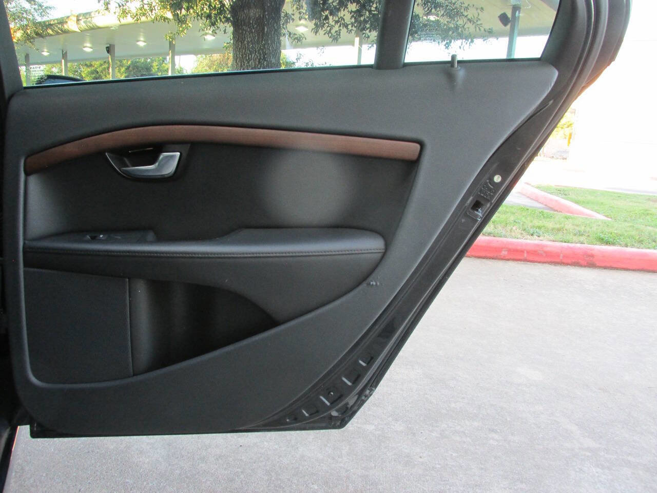 Used 2010 Volvo S80 3.2 image 25