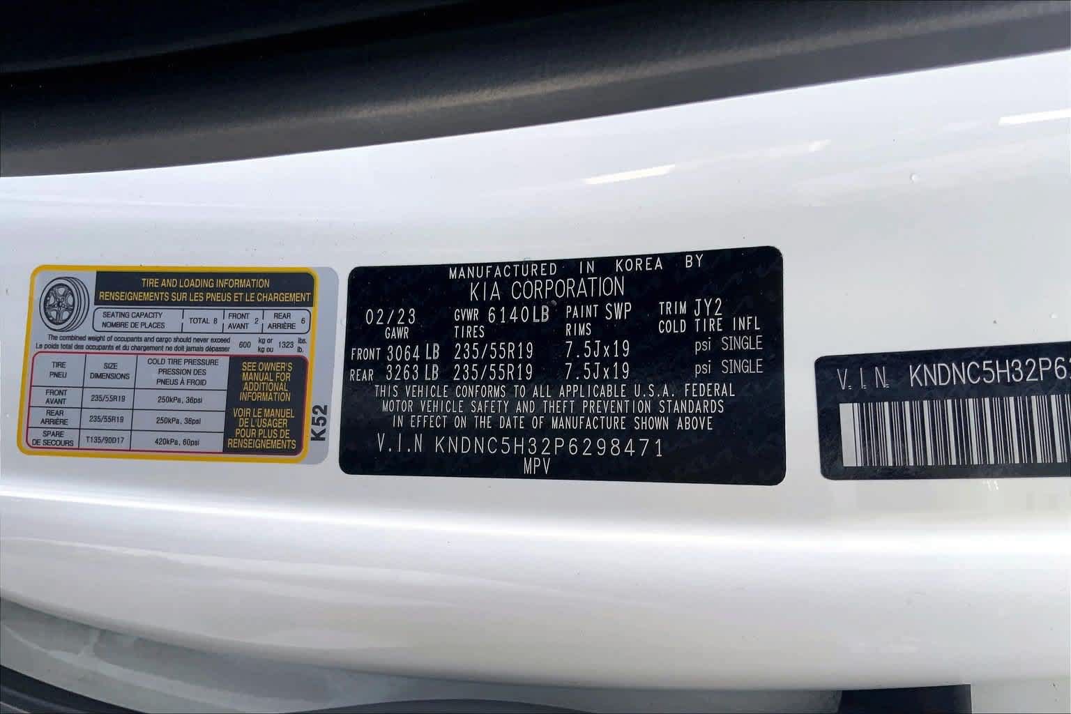 Used 2023 Kia Carnival EX FWD image 20