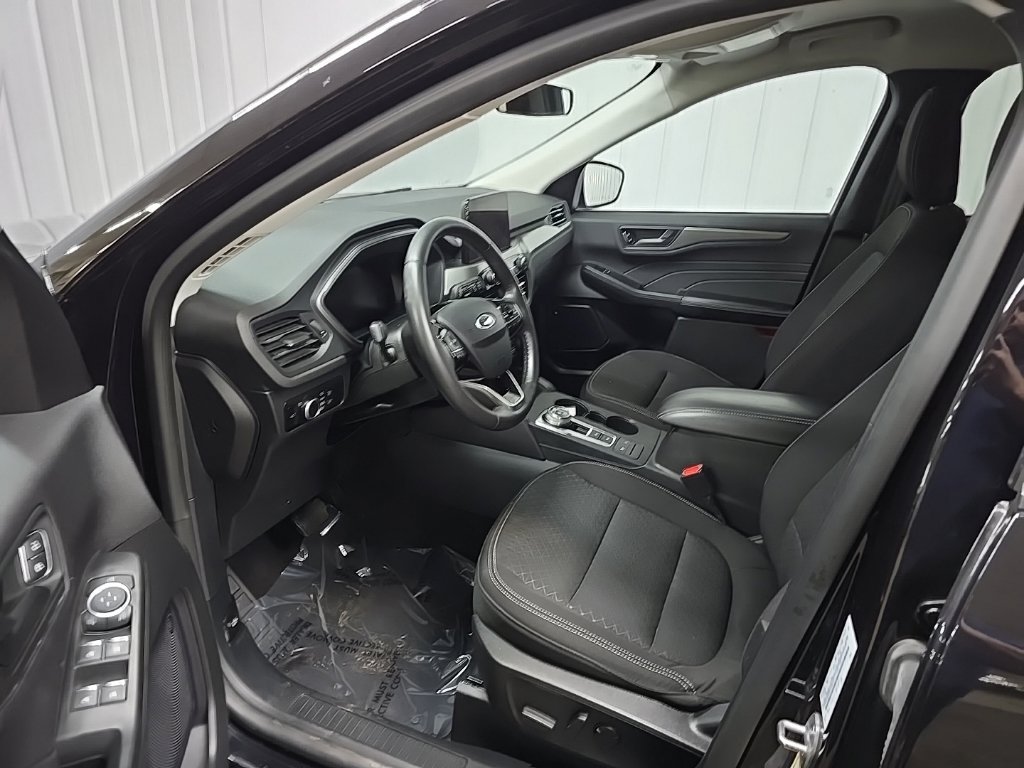 Certified 2023 Ford Escape Active AWD/4WD image 29