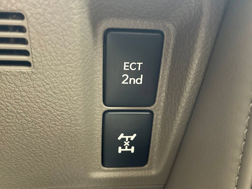 Used 2021 Lexus GX 460 Luxury w/ Sport Design Package AWD/4WD image 32
