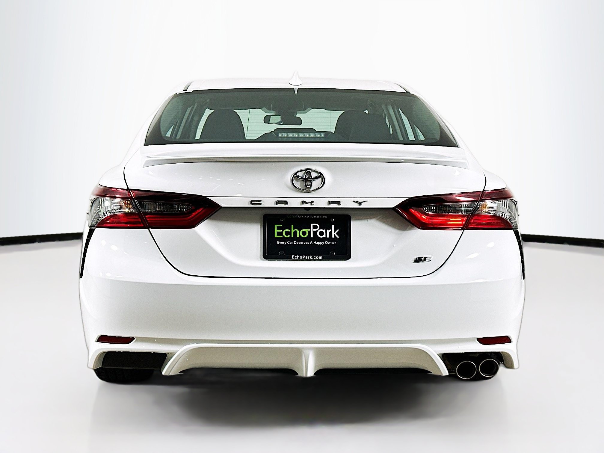 Used 2024 Toyota Camry SE FWD image 7