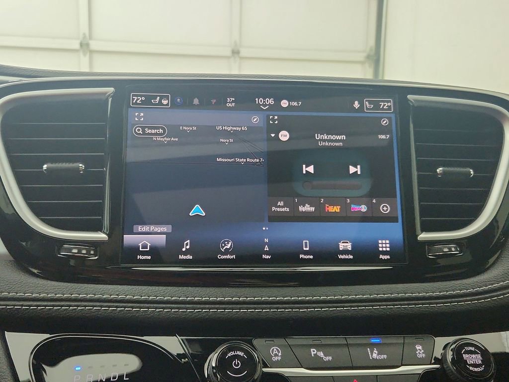 New 2026 Chrysler Pacifica Limited AWD/4WD image 16
