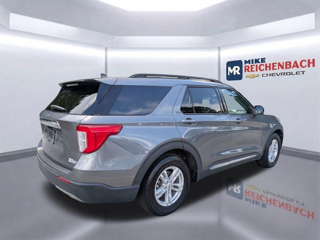 Used 2021 Ford Explorer XLT w/ Equipment Group 202A RWD image 4