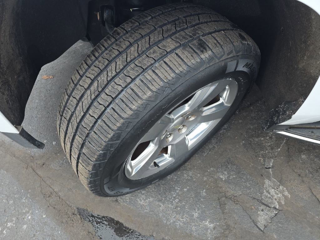 Used 2017 Chevrolet Suburban Premier image 13