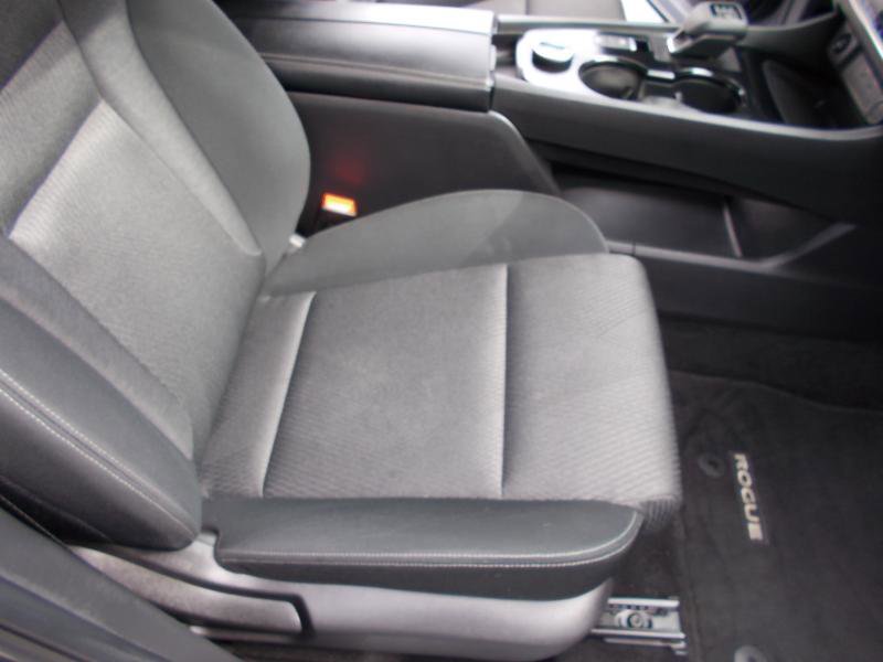 Used 2024 Nissan Rogue SV image 19