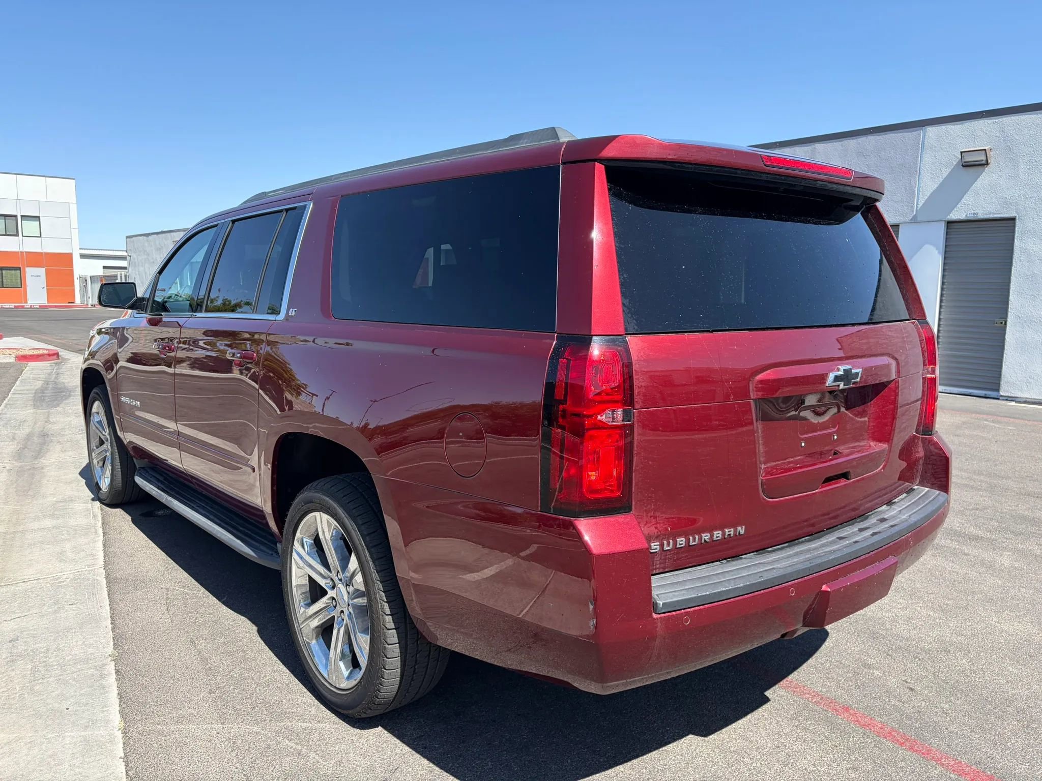 Used 2017 Chevrolet Suburban LT RWD image 5