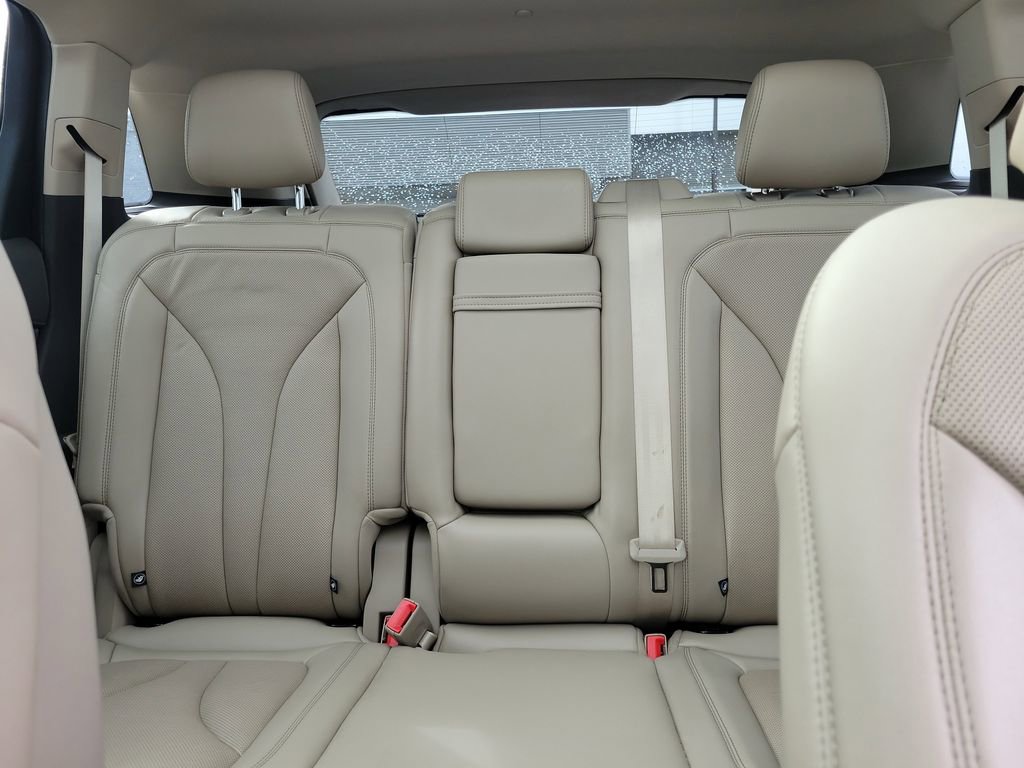 Certified 2022 Lincoln Nautilus Reserve w/ Equipment Group 201A image 17