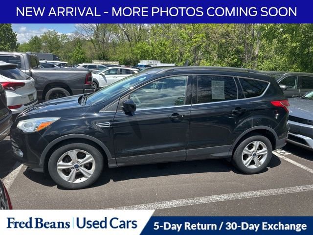Used 2016 Ford Escape SE w/ Equipment Group 201A FWD image 3
