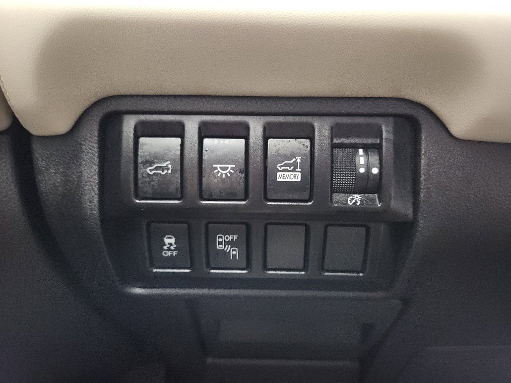 Used 2022 Subaru Ascent Limited w/ Technology Package image 13