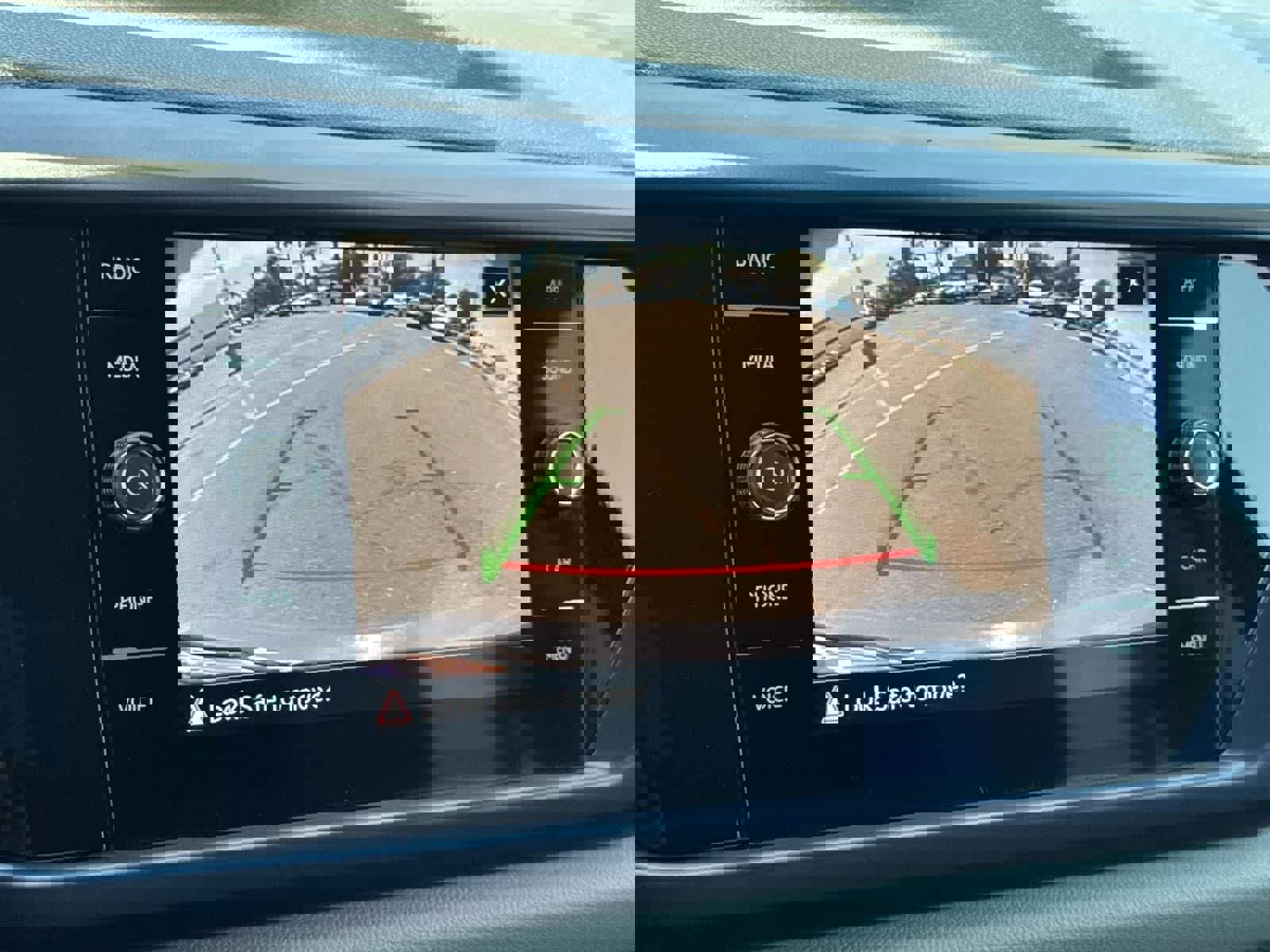 Used 2022 Volkswagen Taos SE image 14