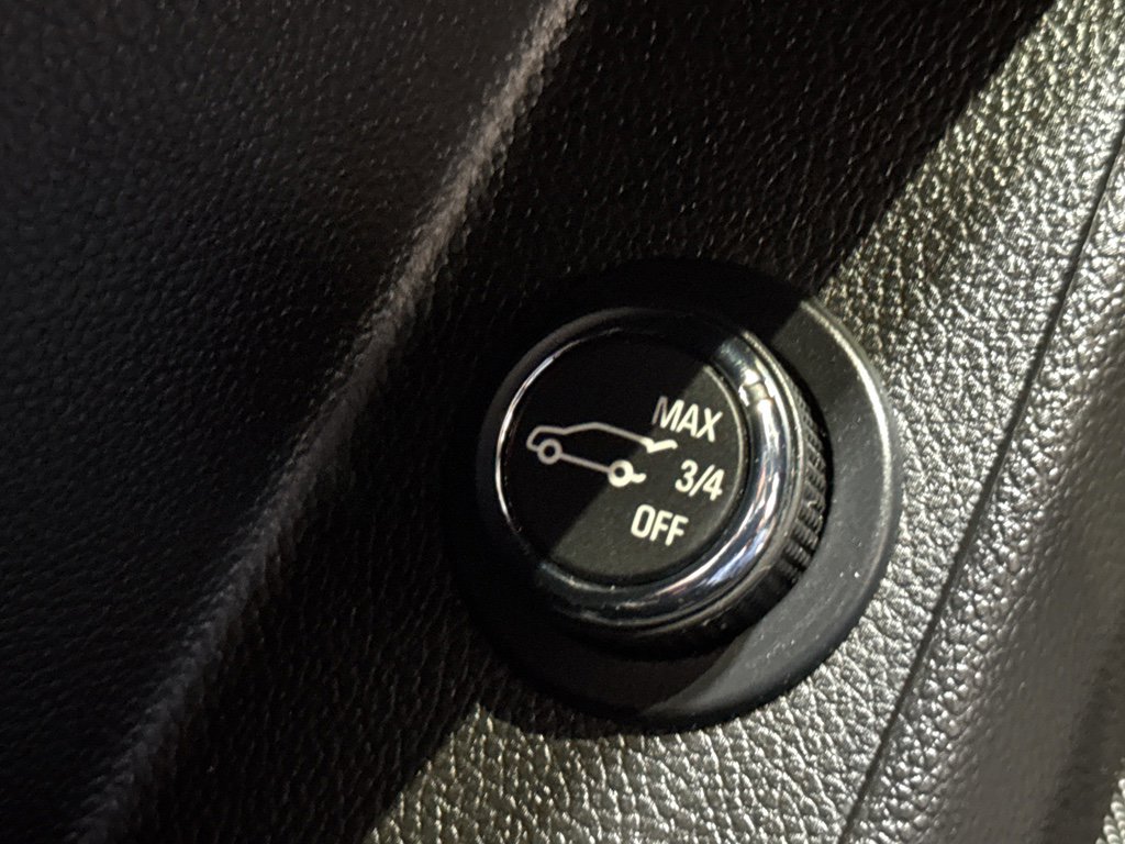 Used 2023 Chevrolet Traverse Premier image 39