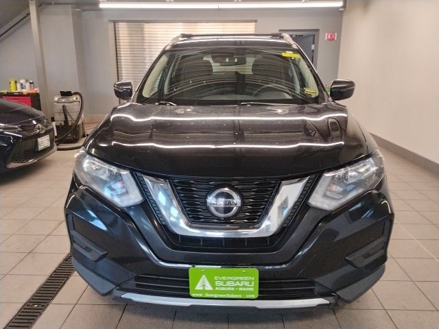 Used 2020 Nissan Rogue SV image 2