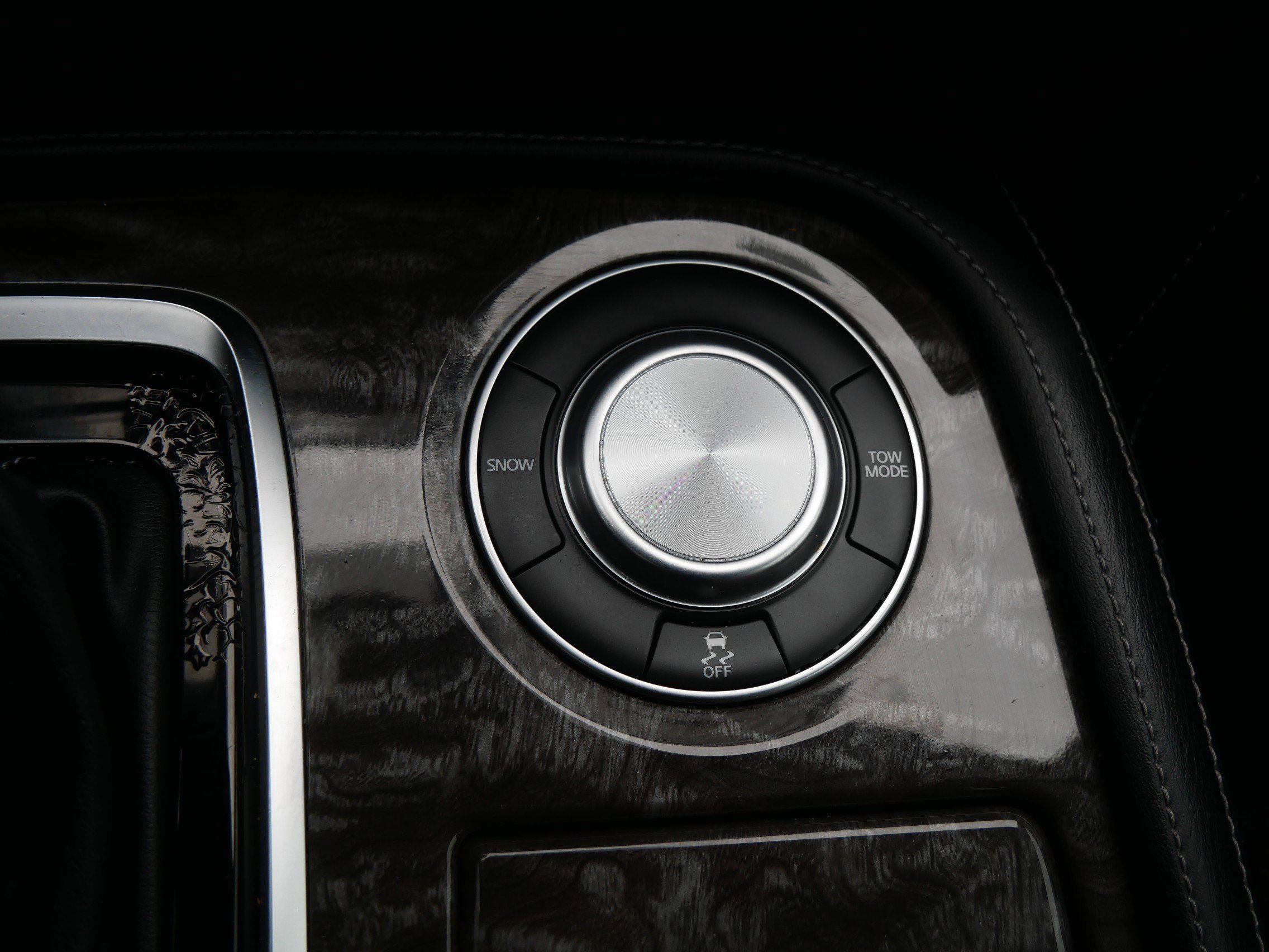 Used 2021 Nissan Armada Platinum w/ Captain's Chairs Package image 20