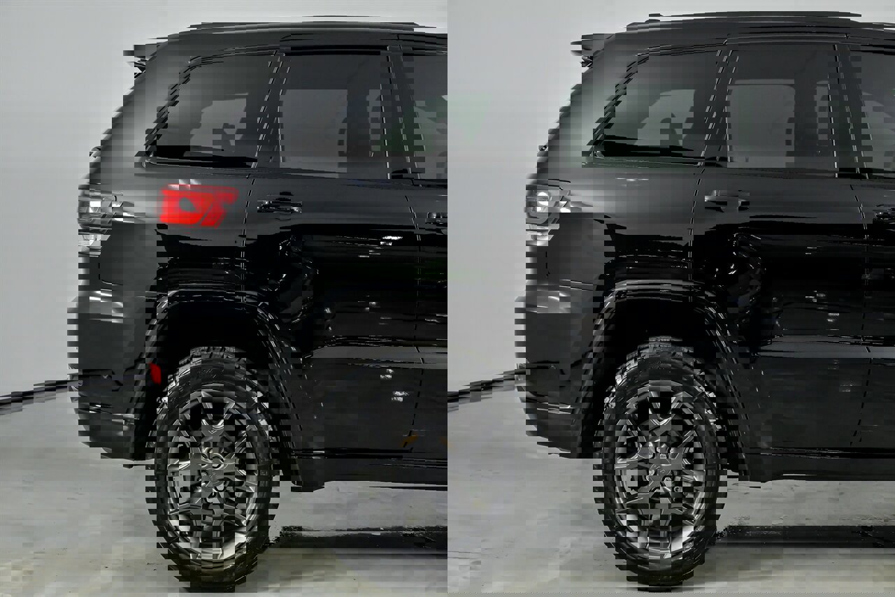 Used 2021 Jeep Grand Cherokee Limited w/ Quick Order Package 2GK 80th image 13