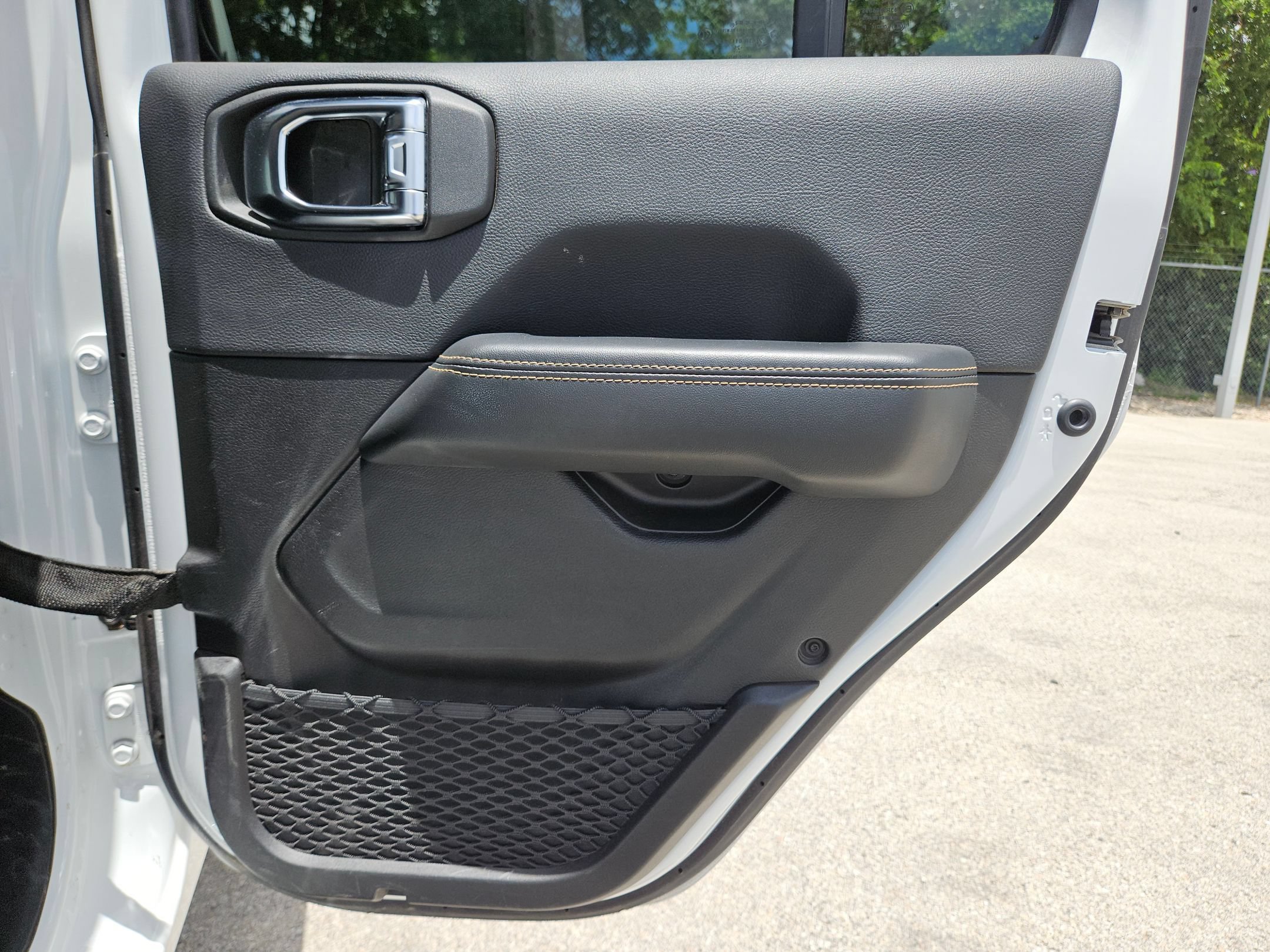 Used 2025 Jeep Wrangler Unlimited Sahara AWD/4WD image 26